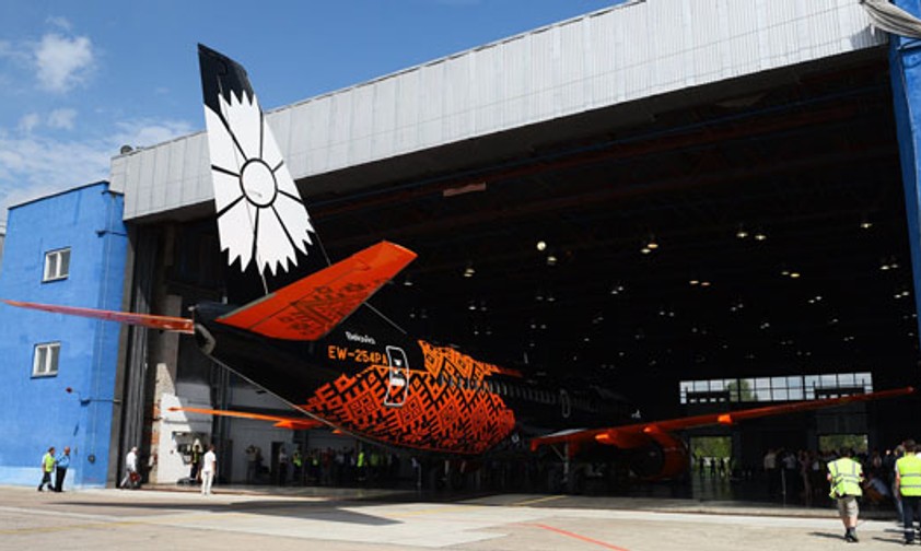 Belavia widmet Flugzeug einem Kriegsspiel