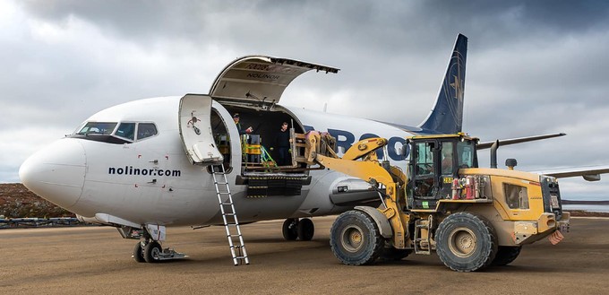 Die fünf ältesten zivilen Boeing 737, die noch aktiv sind: Die 737-200 C mit dem Kennzeichen C-GNRD von Nolinor Aviation ist 44 Jahre alt und wird als Cargoflieger genutzt.