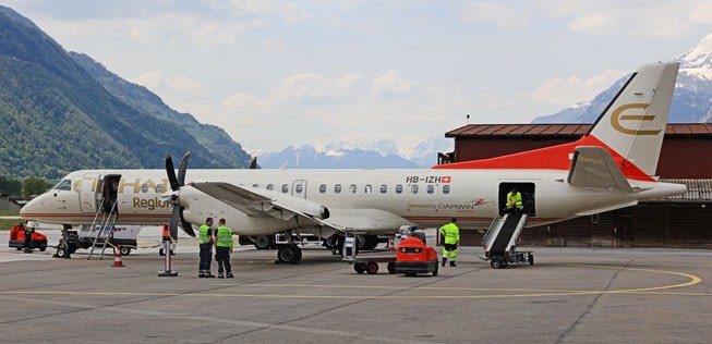 In Sion steigen neue Passagiere zu, die nach Palma de Mallorca fliegen.