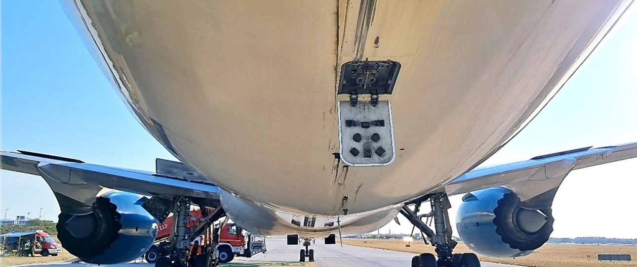 Unterseite der Boeing 787 von Vietnam Airlines: Wieso die Bremsungen beim Startlauf?