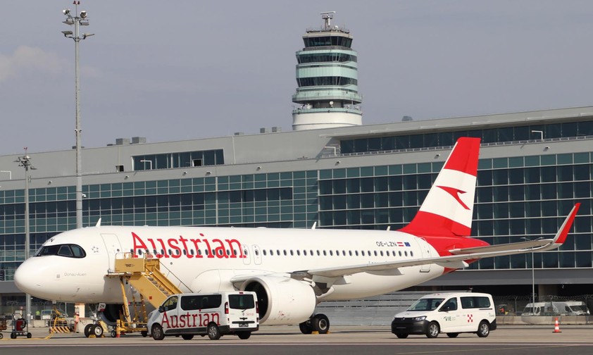OE-LZN: Steht noch in London.