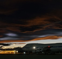 Die zur fliegenden Sternwarte Sofia umgebaute Boeing 747 SP in Christchurch in Neuseeland: Wurde während eines Sturmes beschädigt.