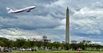 Air Force One über Washington (Montage): Wann kommt das Flugzeug?