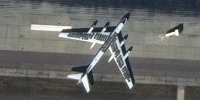 Ein abgedeckter Bomber.