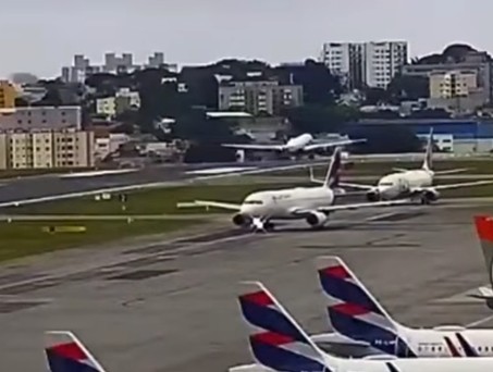 Embraer E195-E2 von Azul: Das Flugzeug hebt erst kurz vor dem Ende der Piste ab.