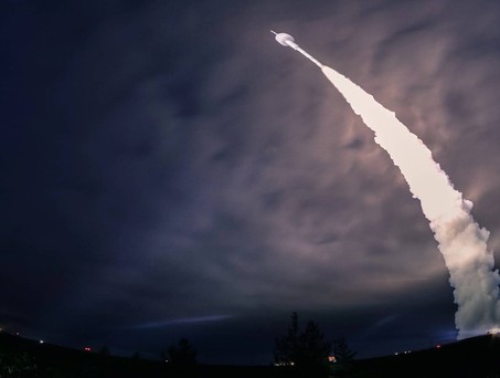 Trägerrakete nach dem Start: Trümmer werden zum Problem für die Luftfahrt.
