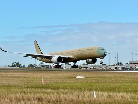 Der Airbus A350-1000 ULR mit der Kennung F-WULR ist um 10:43 Ortszeit zum ersten Mal auf australischem Boden gelandet.  