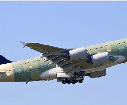 Neuer Airbus A380 von Singapore: Oben sind drei Sets à zwei Fenster zu erkennen.