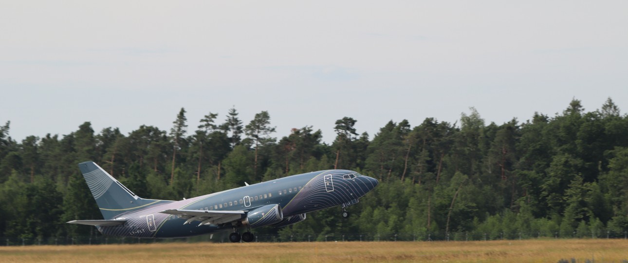 Boeing 737 von Klasjet: musste in Edinburgh ungeplant landen.