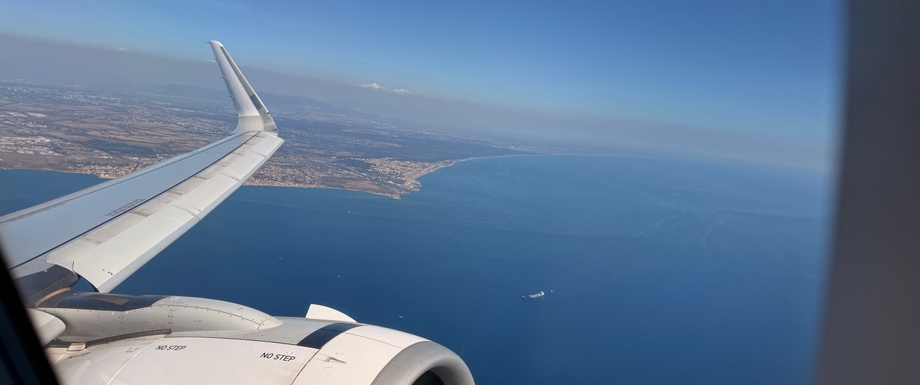 Blick aus dem Airbus A321 LR von ITA Airways: Einmaliges Angebot.