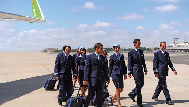 Crew von Jet4you: Die Airline kommt unter belgische Obhut.