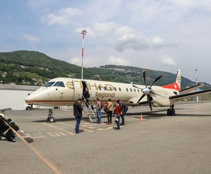Saab 2000 der ehemaligen Etihad Regional in Lugano. Die Politik wünscht sich wieder Linienflüge.