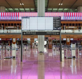Haupthalle des BER-T1: Keine Eiskristalle, aber auch nicht wirklich gemütlich derzeit.