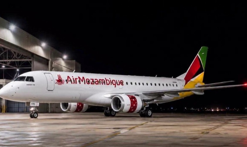 Embraer E190 mit Schriftzug Air Mozambique: neuer Name für LAM.