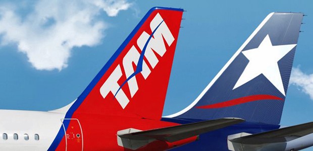 Heckflossen von TAM und LAN: Bilden zusammen die Latam-Gruppe.