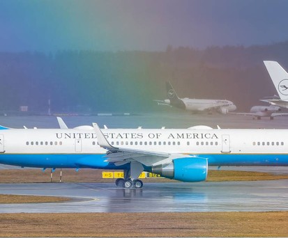 Die Delegation der USA reiste mit zwei Flugzeugen nach München. Einer Boeing C-32A, einer Variante der Boeing 757, ...