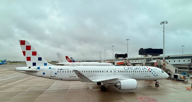 Airbus A220 von Croatia Airlines: Die Fluggesellschaft muss sparen.