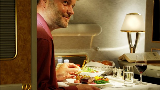 25 Flaschen Wein gibt es in der First Class von Emirates...