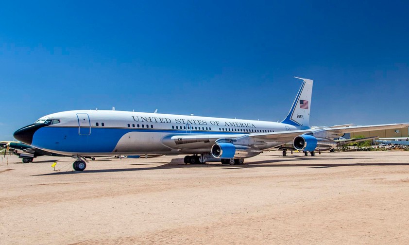 Boeing 707 als Air Force One: Donald Trump könnte sich vorstellen ein gebrauchtes Flugzeug zur Air Force One zu machen.