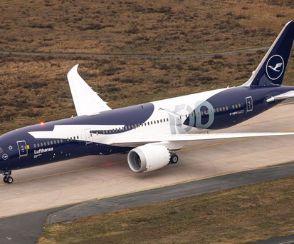 Boeing 787 von Lufthansa im Jubiläumsdesign: Bald sind fast alle Sitze buchbar.