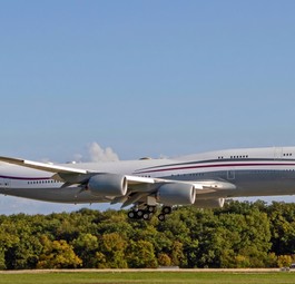 Boeing 747-8 mit dem Kennzeichen A7-HBJ: Bekommt sie Donald Trump als Übergangs-Air Force One?