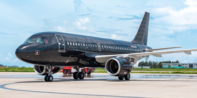 Airbus A319 mit dem Kennzeichen 8Q-FBA: Das erste Flugzeug von Beond in seiner neuen Lackierung und ...