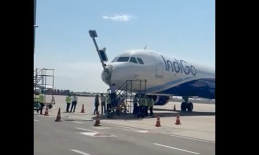 Parkhilfe-Pfosten vs. Airbus A321 Neo: Das Einparken glückte nicht. 
