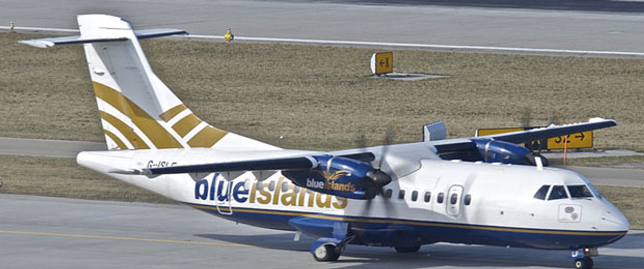 Stellenstreichungen zum Jahreswechsel: Blue Islands fliegt dann nicht mehr nach Paris, Amsterdam und Zürich.
