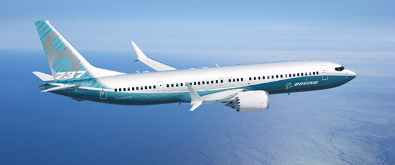Die 737 Max 200 wurde am 8. September 2014 lanciert. Der Erstflug soll 2016 stattfinden, erste Maschinen sollen 2017 ausgeliefert werden. Die neue Variante basiert auf der 737 Max 8 und weist in der Mitte zusätzliche Notausgänge auf.