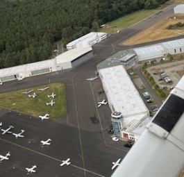 Der Flugplatz Schönhagen nach dem Start.