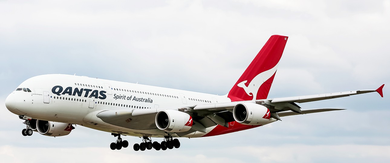 Qantas A380 im Endanflug auf Heathrow. Die Airline setzt weiterhin auf den Superjumbo