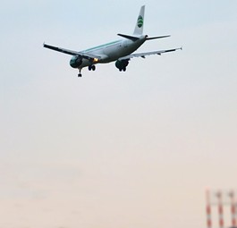 Flieger von Germania (Symbolbild): Ein Jet der Airline hatte am Sonntag ein Problem.