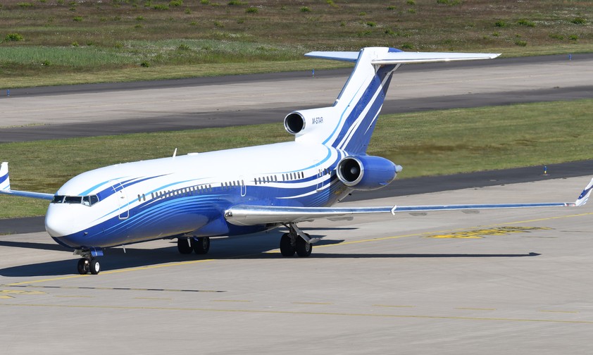 Drei Triebwerke, alle hinten beim T-Leitwerk: Eine Boeing 727-200 ...