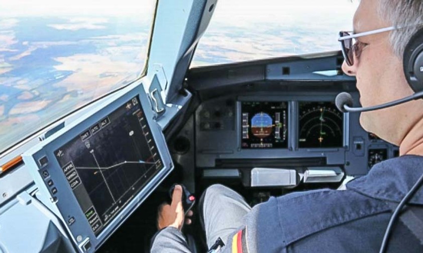 LNAS-System im Cockpit des Airbus A320 Atra: Leisere Anflüge mit Assistenzsystem.