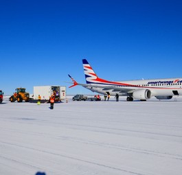 Premiere: Erstmals landete eine Boeing 737 Max in der Antarktis.