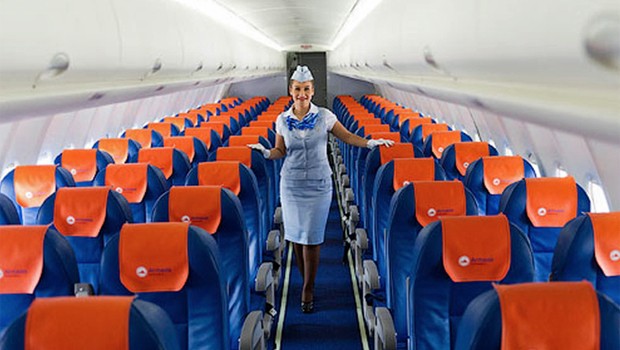 Flugbegleiterin von Armavia: Bald ohne Job?