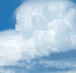 Cumulonimbus: Solche Wolken wollte der Pilot von Flug QZ8501 umfliegen.