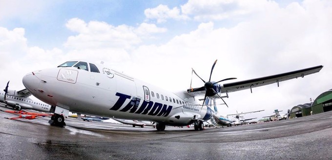 Die neue ATR 72 mit dem Kennzeichen YR-ATJ wurde am 19. Februar an Tarom ausgeliefert.