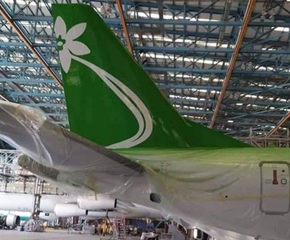 Flugzeug von Jasmin Airways: Lackiert ist der Flieger.