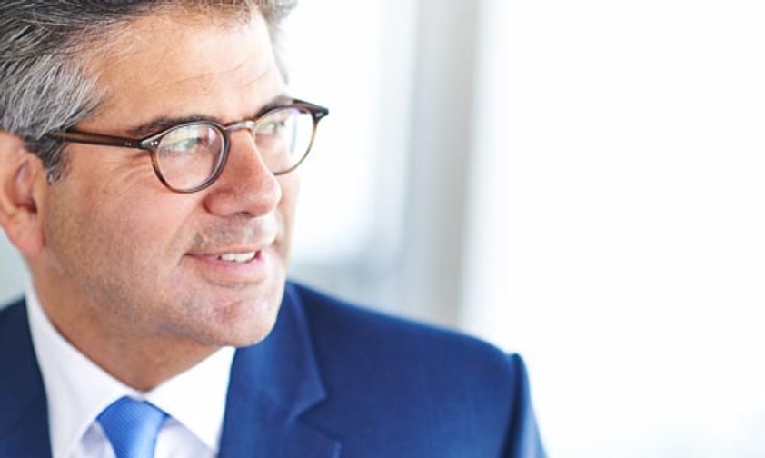 Athar Husain Khan: Er ist der letzte Präsident der AEA Association of European Airlines.