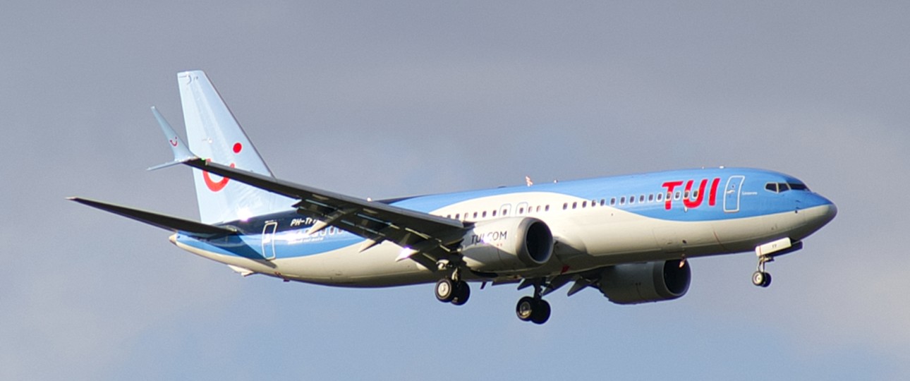 Die Boeing 737 Max 8 mit dem Kennzeichen PH-TFP beim Anflug RWY11 auf Wien ...