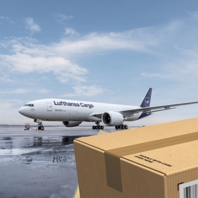 lufthansa cargo boeing 777 paket