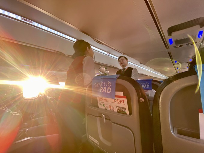 Die Crew kommt wie das Flugzeug von DAT.