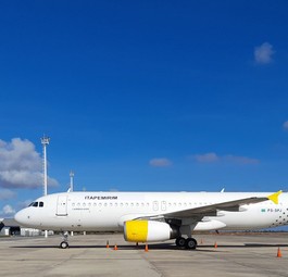 Airbus A320 von ITA Transportes Aéreos: Noch in den Farben von Vueling.