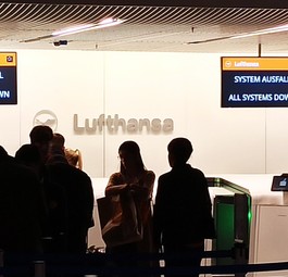 Checkin von Lufthansa in Frankfurt am 26. März: Große Probleme.