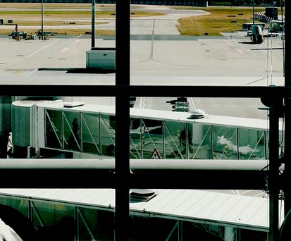 Männer am Flughafen: Sie machen die Mehrheit der Pöbel-Passagiere aus.