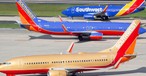 Southwest-Bemalungen: Ganz hinten die aktuelle, davor die alte namens Canyon Blue und vorne Desert Gold: Hier noch auf älteren Modellen zu sehen, bald auch auf Boeing 737 Max.