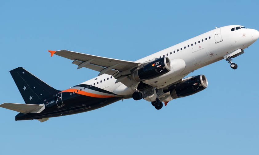 Die G-POWM von Titan Airways: Wird bald als 9H-ZTE registriert.