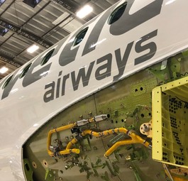In São José dos Campos bauen die Arbeiter von Embraer...