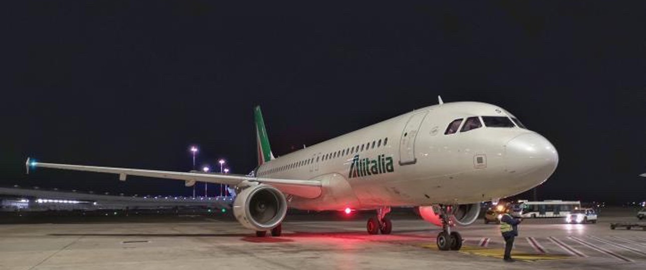 Der Airbus A320 mit dem Kennzeichen EI-DSV absolvierte den letzten Flug von Alitalia.